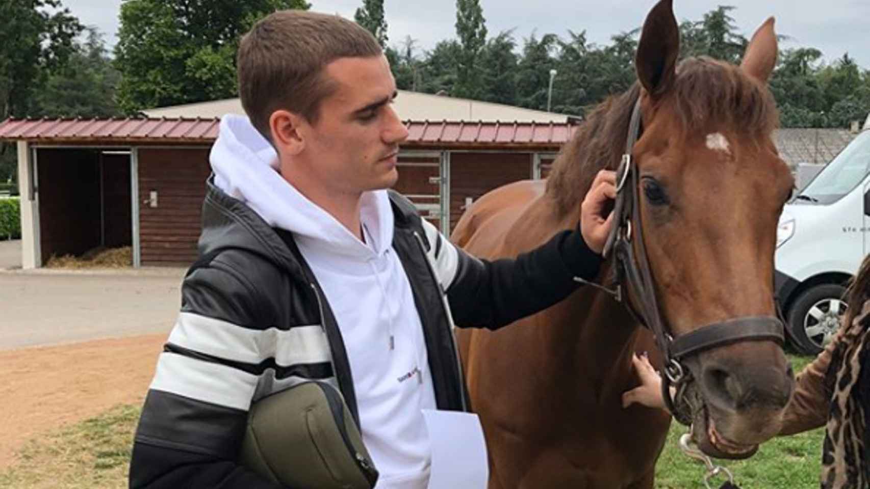 Griezmann, con uno de sus caballos | Instagram