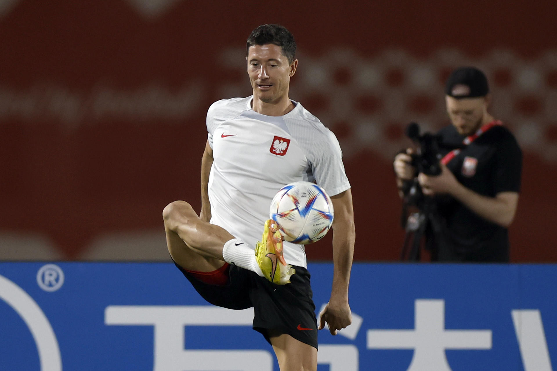 Lewandowski, en el entrenamiento de este martes de Polonia / EFE