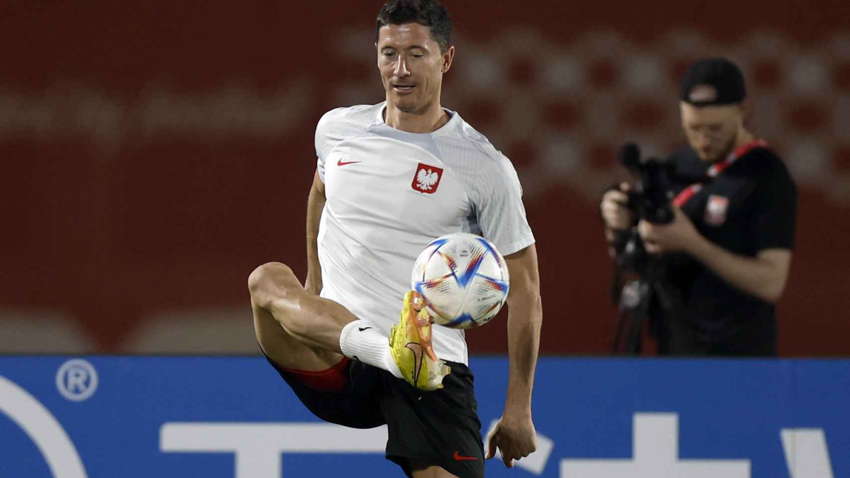 Lewandowski, en el entrenamiento de este martes de Polonia / EFE