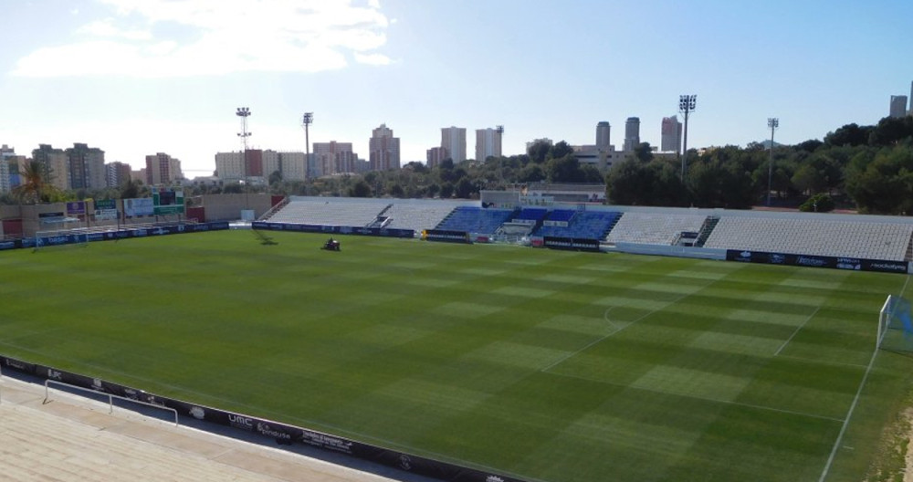 El Estadio Guillermo Amor del Racing Club de Fútbol Benidorm / REDES