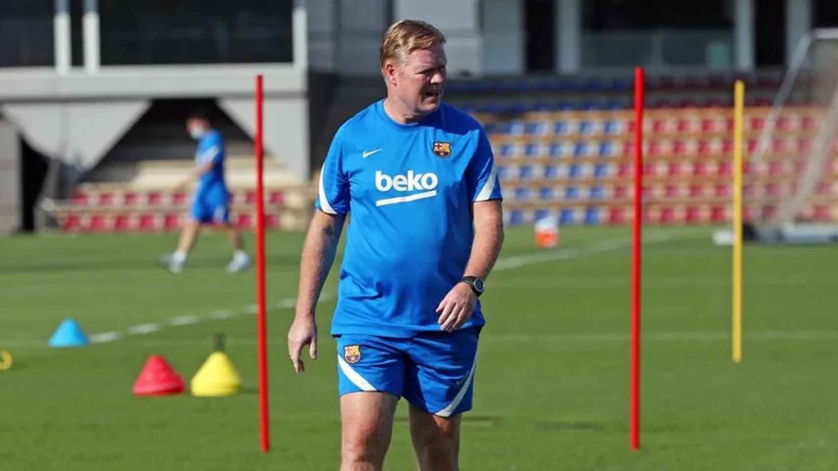 La mirada de Koeman en los entrenamientos de pretemporada / FCB