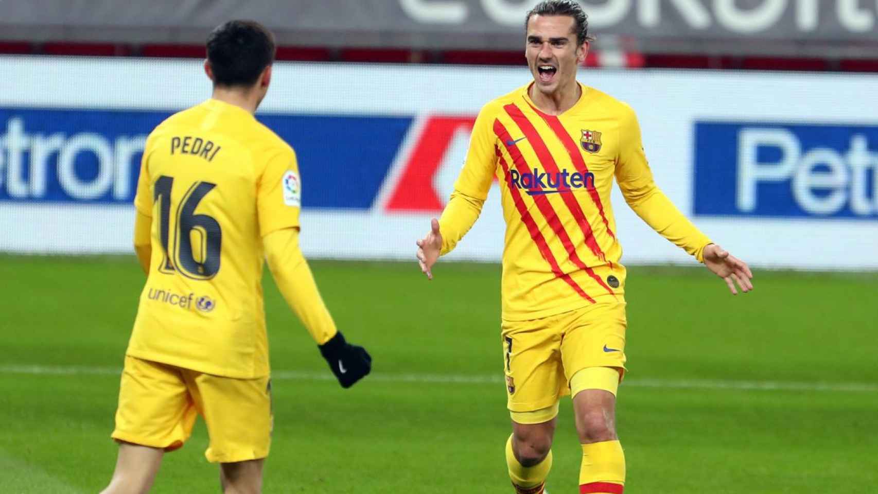 Griezmann celebra con Pedri el gol con su asistencia ante el Athletic de Bilbao / FC BARCELONA