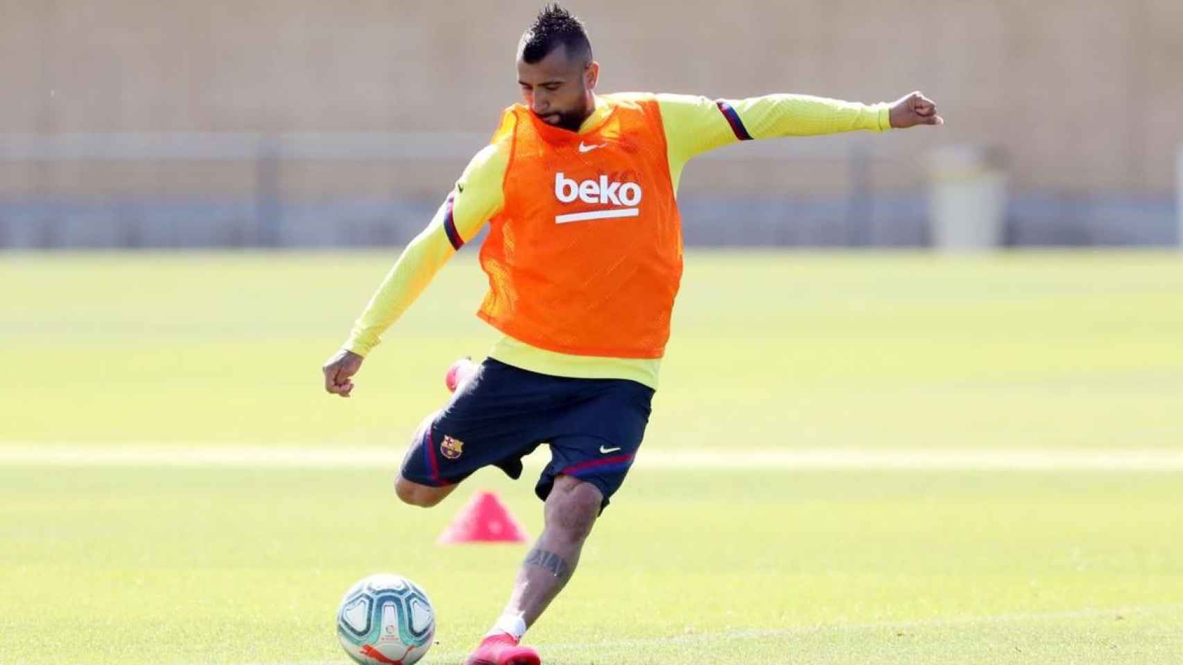 Arturo Vidal durante un entrenamiento con el Barça /FC BARCELONA