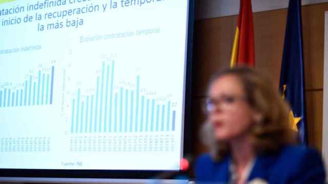 La ministra de Economía y Empresa, Nadia Calviño, presenta a los medios de comunicación los datos de la Encuesta de Población Activa (EPA) del primer trimestre del 2019 / EP