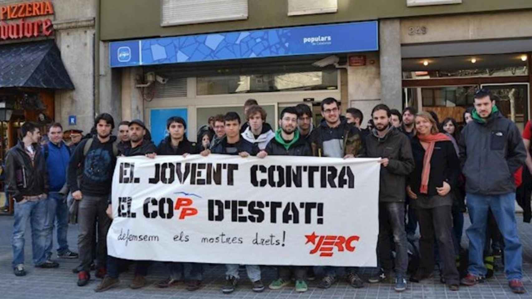 Miembros de las juventudes de ERC durante uno de sus actos / EUROPA PRESS