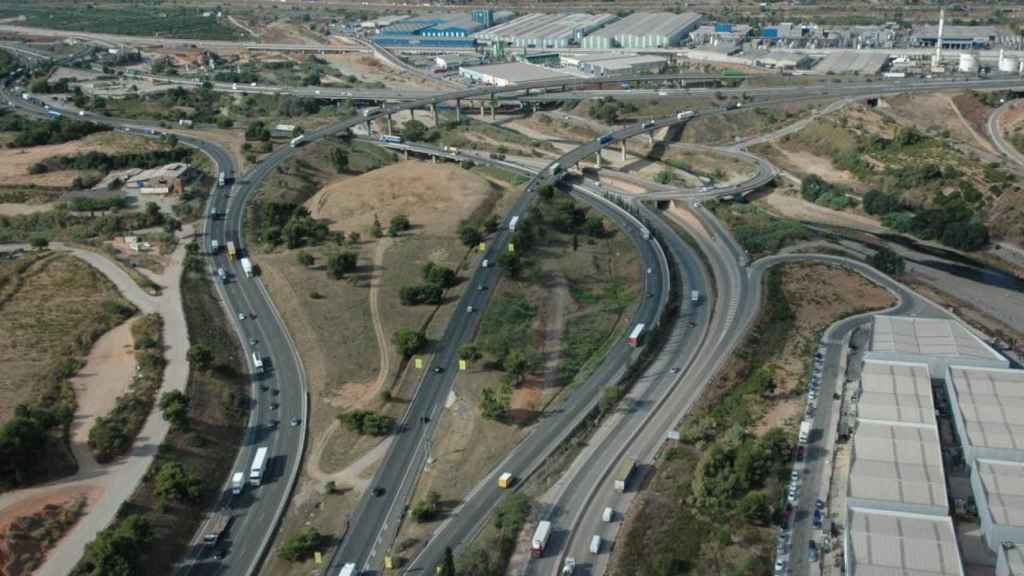 Vista aérea de la red viaria catalana en una imagen de archivo / EUROPA PRESS