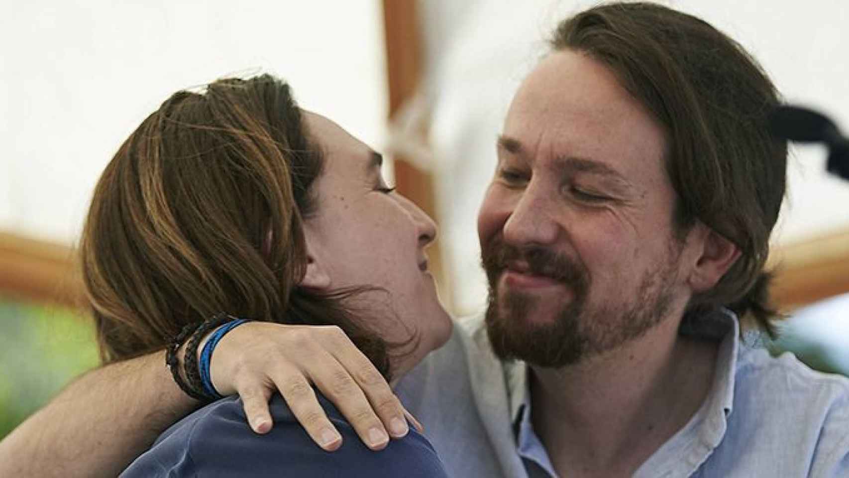 La dirigente de los comunes Ada Colau y el líder de Podemos Pablo Iglesias / EFE