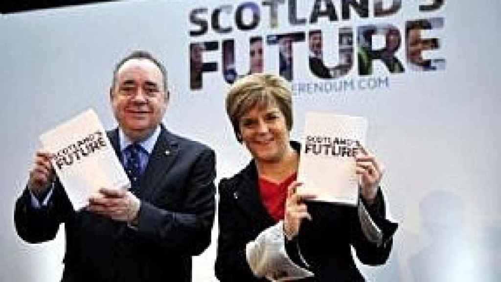 Alex Salmond y Nicola Sturgeon, en la presentación del libro blancode la secesión