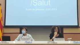 La secretaria de Salud Pública, Carmen Cabezas (i), y la directora del CatSalut, Gemma Craywinckel (d) / EUROPA PRESS