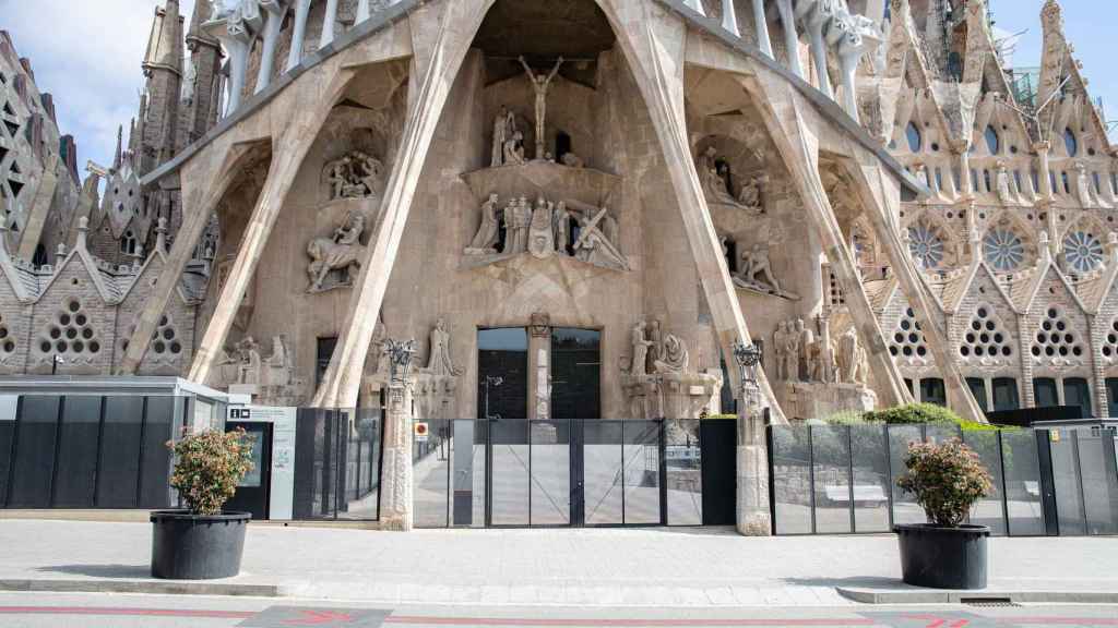 Una de las puertas de entrada a la basílica de la Sagrada Familia / EP