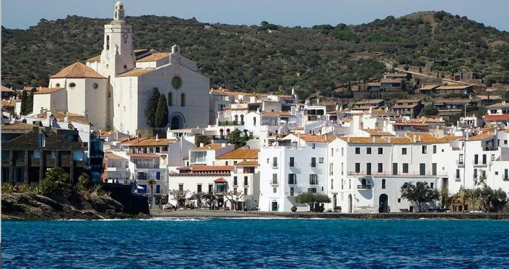 Cadaques pueblos semana santa Vista de Cadaqués / PIXABAY