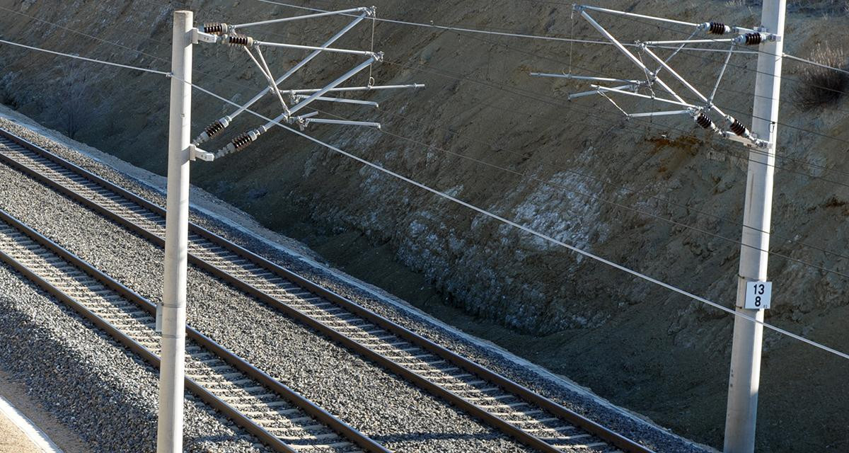 Línea de tren de alta velocidad entre Madrid y Sevilla / ADIF