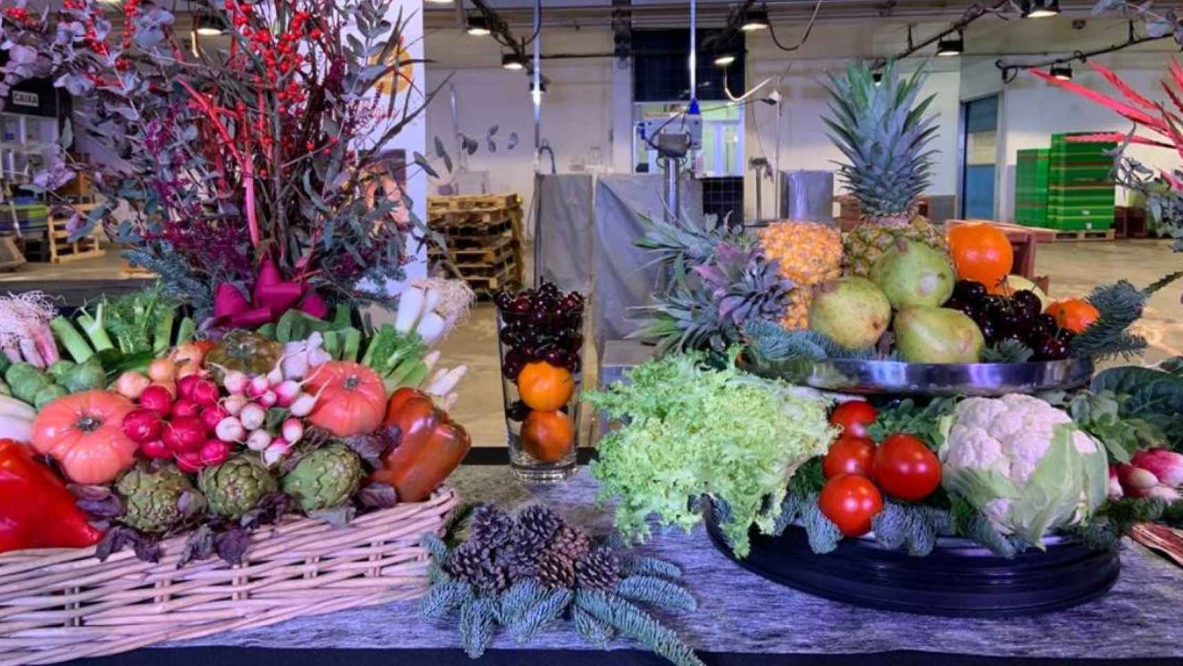 Bandejas con frutas y verduras que se suelen consumir en Navidad / CG