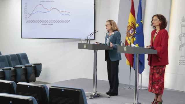 La ministra de Economía, Nadia Calviño, y la Ministra de Hacienda y portavoz del Gobierno, María Jesús Montero en Moncloa / EP