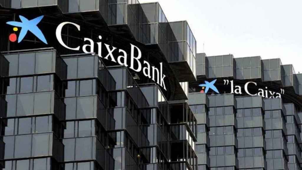 Oficinas de Caixabank en la Diagonal de Barcelona / EFE