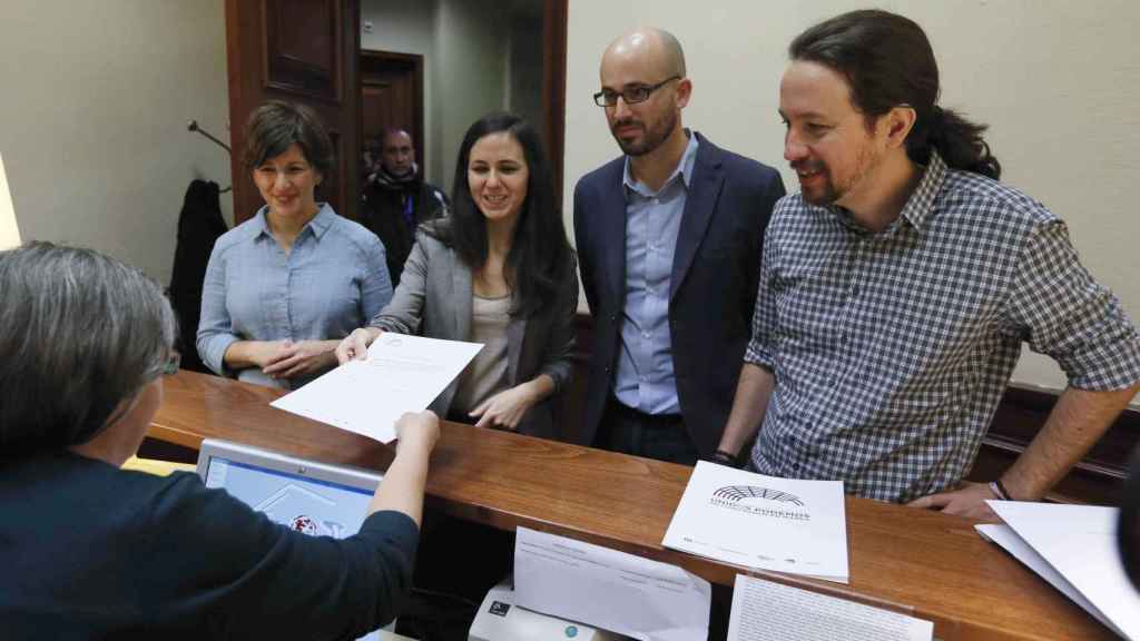 Pablo Iglesias y otros tres diputados de Unidos Podemos presentan la proposición de ley sobre el impuesto de sociedades de los bancos / EFE