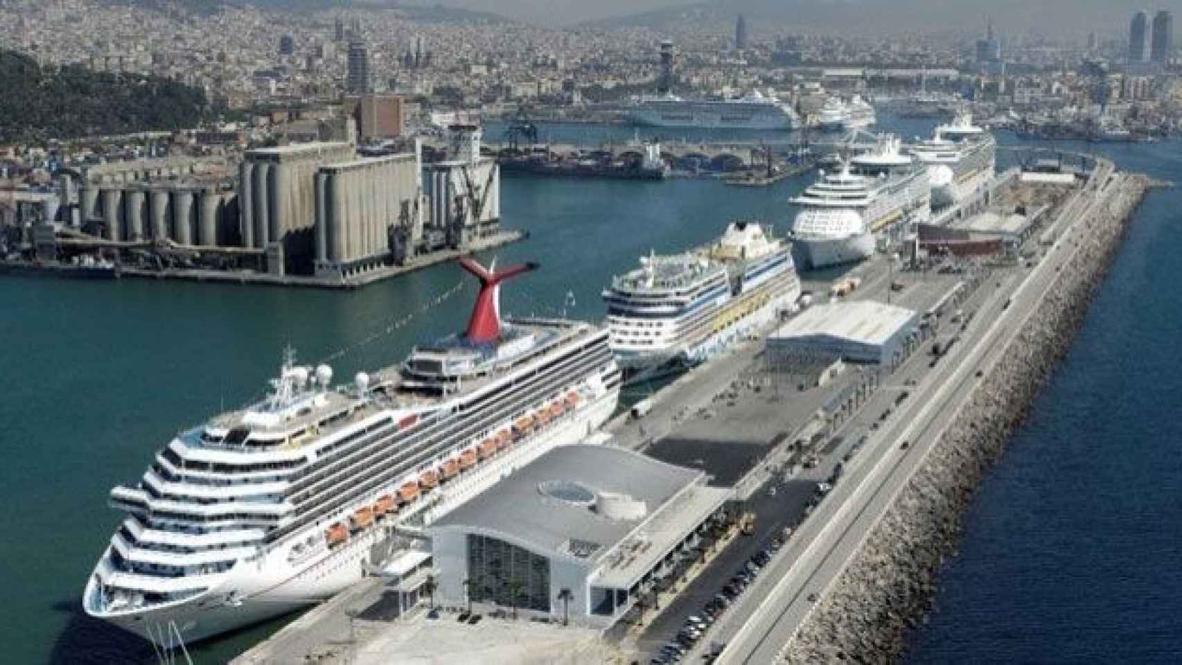 Imagen de las cuatro terminales de cruceros que posee el Puerto de Barcelona / CG