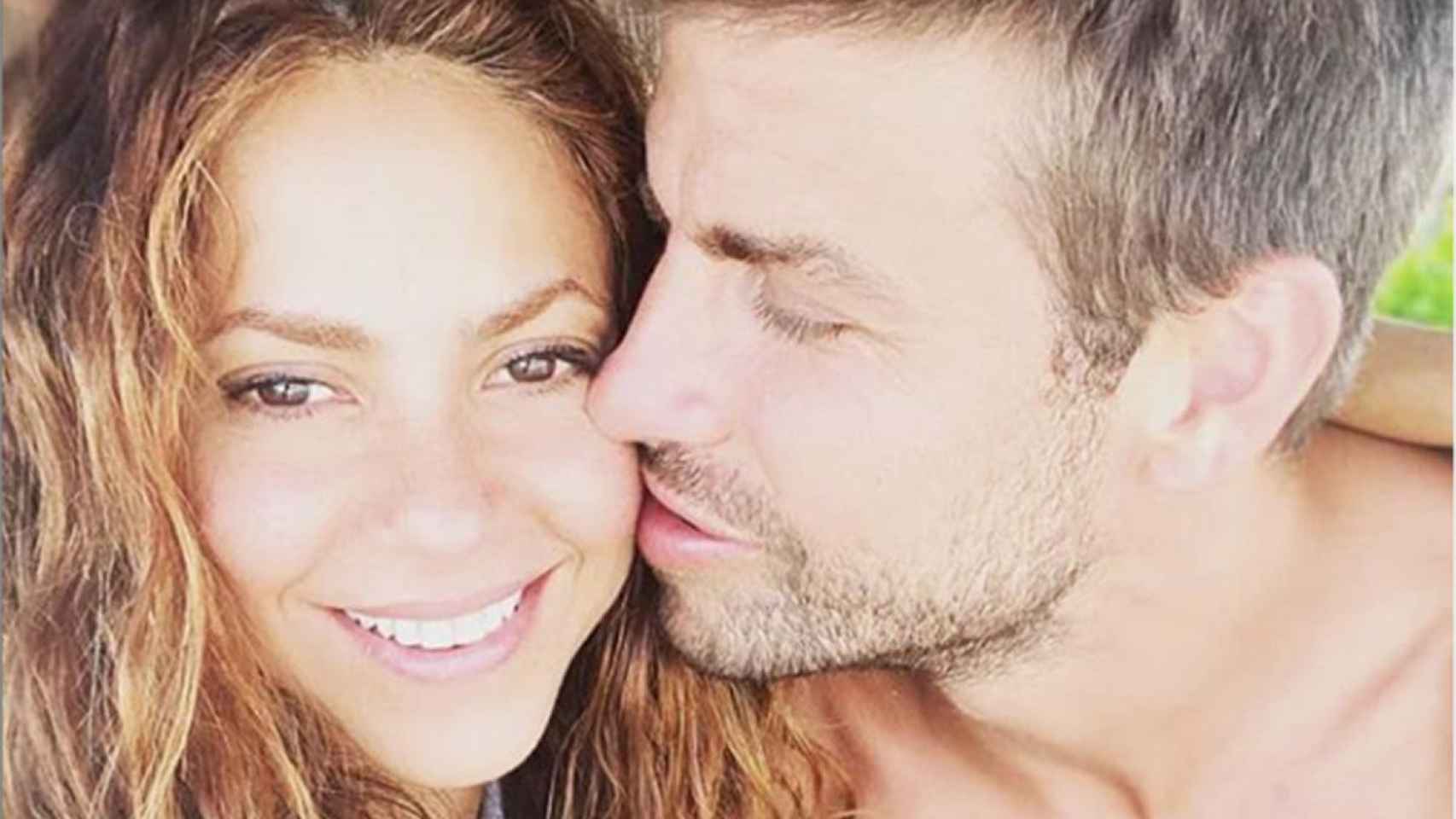 Imagen de Gerard Piqué y Shakira muy acaramelados /INSTAGRAM