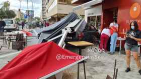 Un conductor ebrio estrella su coche contra una terraza /EP