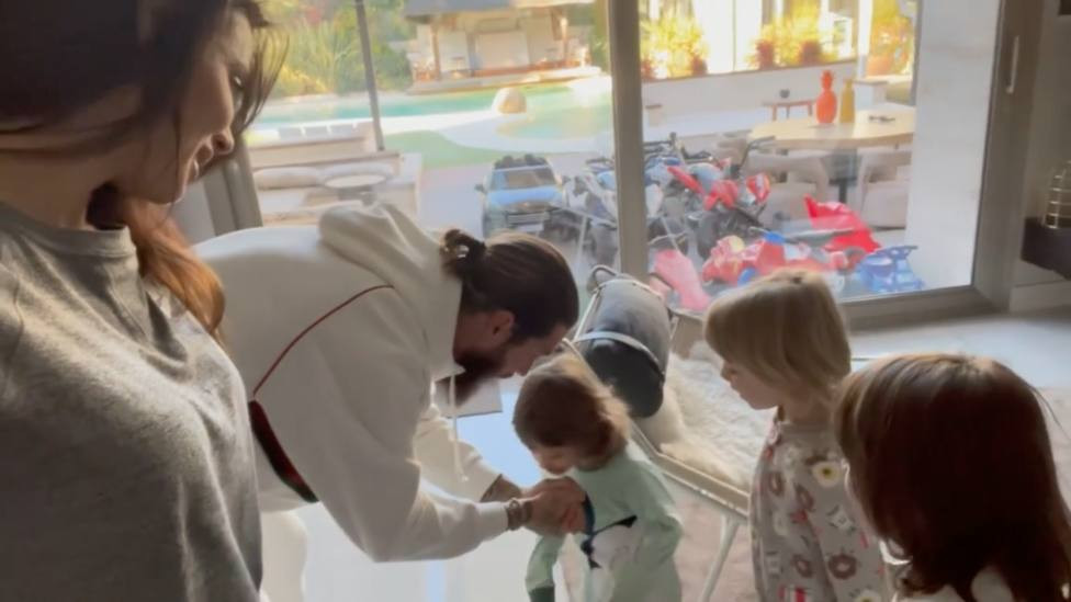 Pilar Rubio muestra el día de Reyes con sus hijos