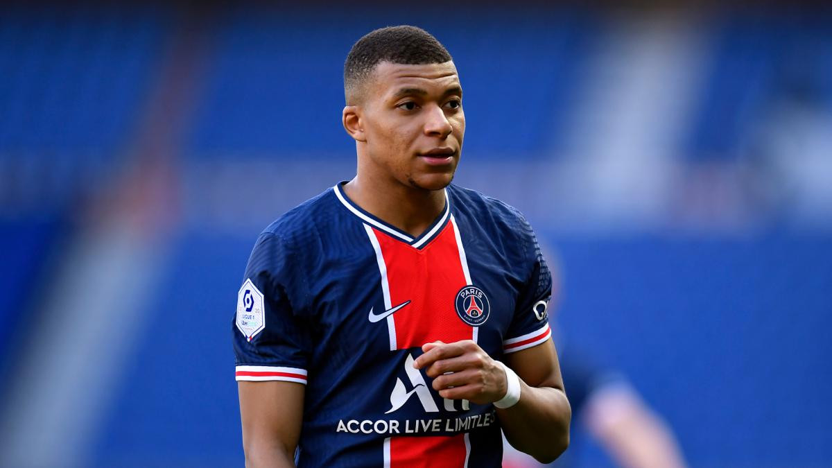 Mbappé mantiene su postura de no renovar | EFE