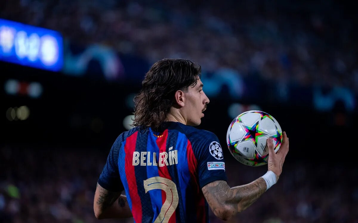 Bellerín, ante el Bayern Múnich esta temporada 2022-23 / EFE