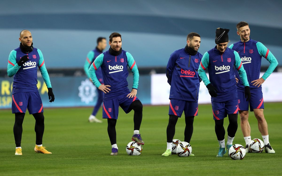 Entrenamiento del Barça antes de la final de la Supercopa de España en La Cartuja / FC BARCELONA