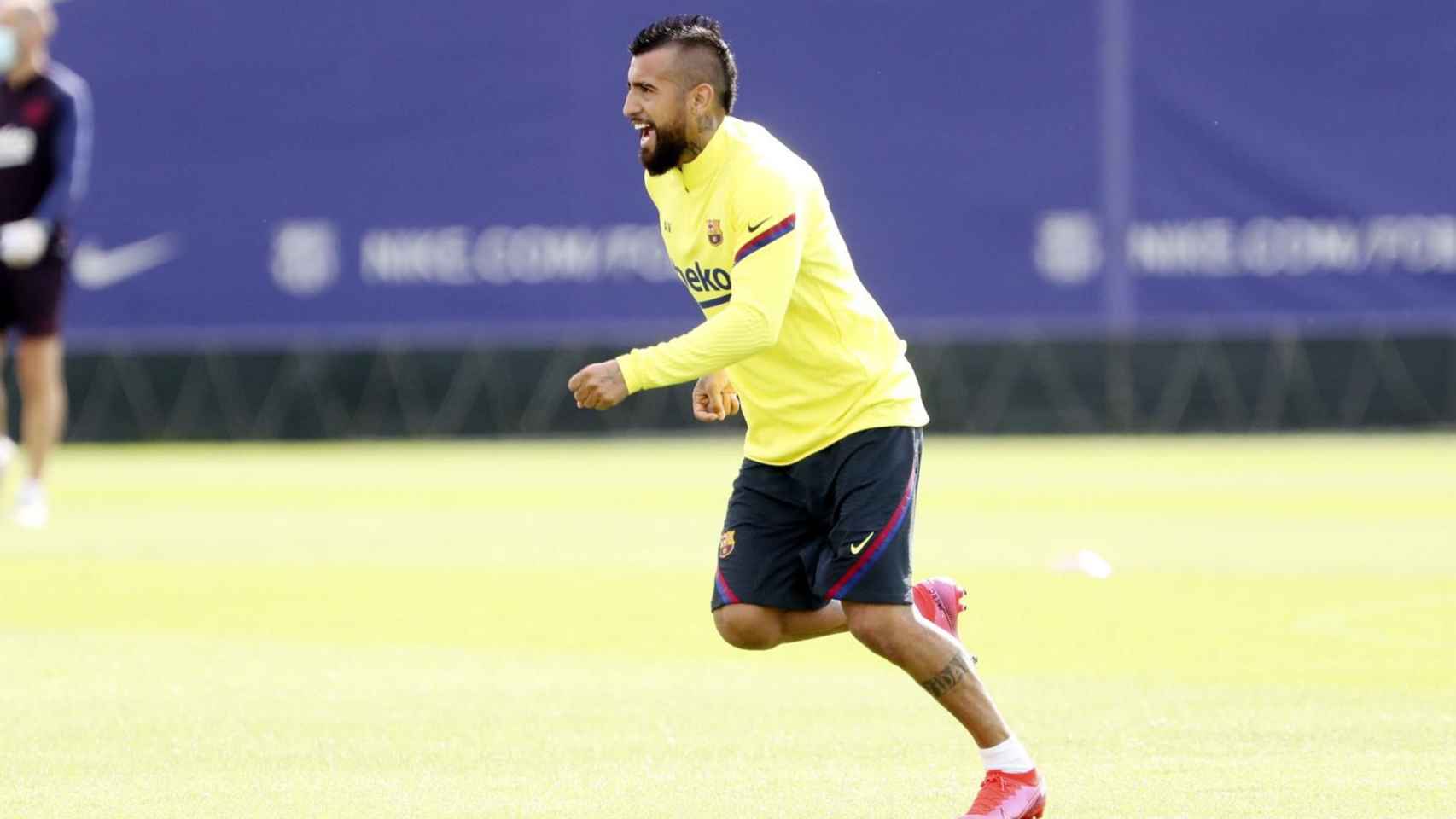 Arturo Vidal entrenando con el Barça en solitario / FC Barcelona