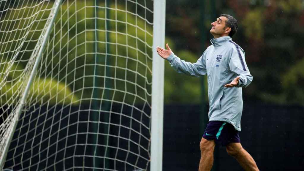 Una foto de archivo de Ernesto Valverde en un entrenamiento / EFE