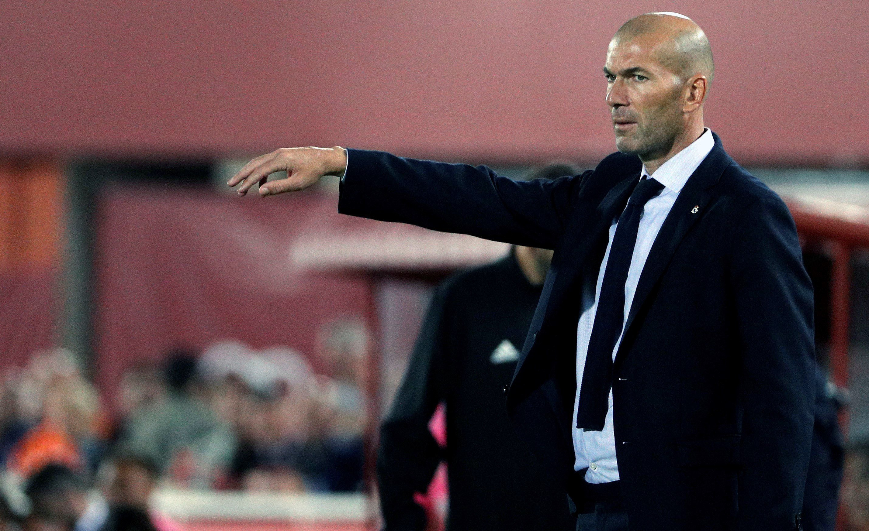 Zidane dirigiendo el Real Madrid en Mallorca / EFE