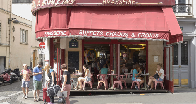 Terraza del Café de Deux Moulins, donde trabaja el personaje de Amélie / FLICKR