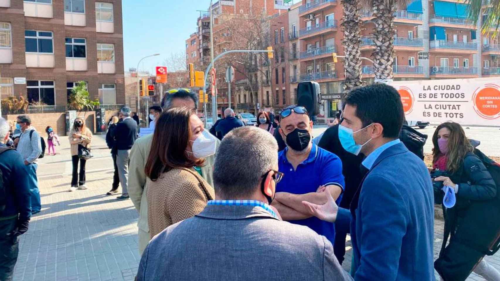 Luz Guilarte (i) y Nacho Martin Blanco (d), concejal y diputado de Ciudadanos, en la protesta / CG