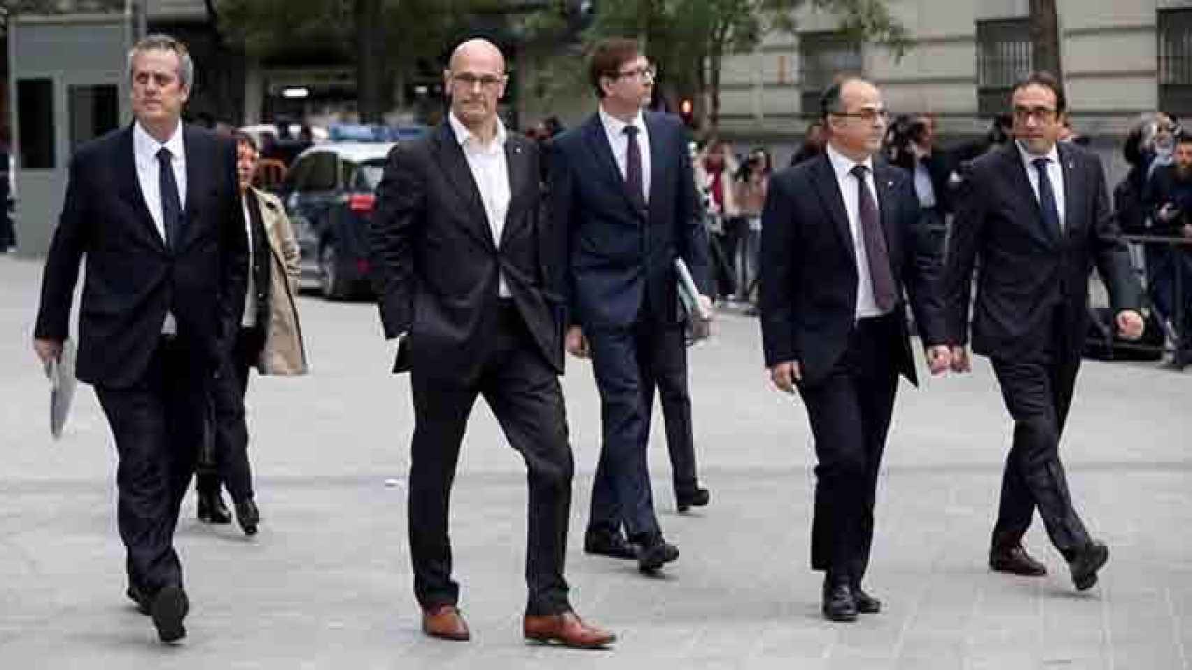 Los exconsejeros Forn, Romeva, Mundó, Turull y Rull, a su llegada a la Audiencia Nacional. El patrimonio de los exconsejeros encarcelados