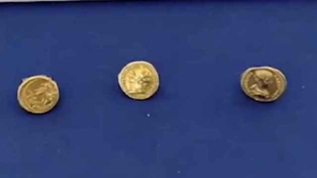 Las tres monedas del Imperio Romano interceptadas por la policía / POLICÍA