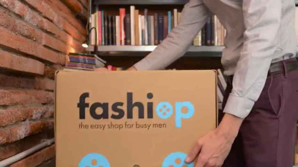 Muestra de una de las cajas de Fashiop que se envían con el pedido / FASHIOP