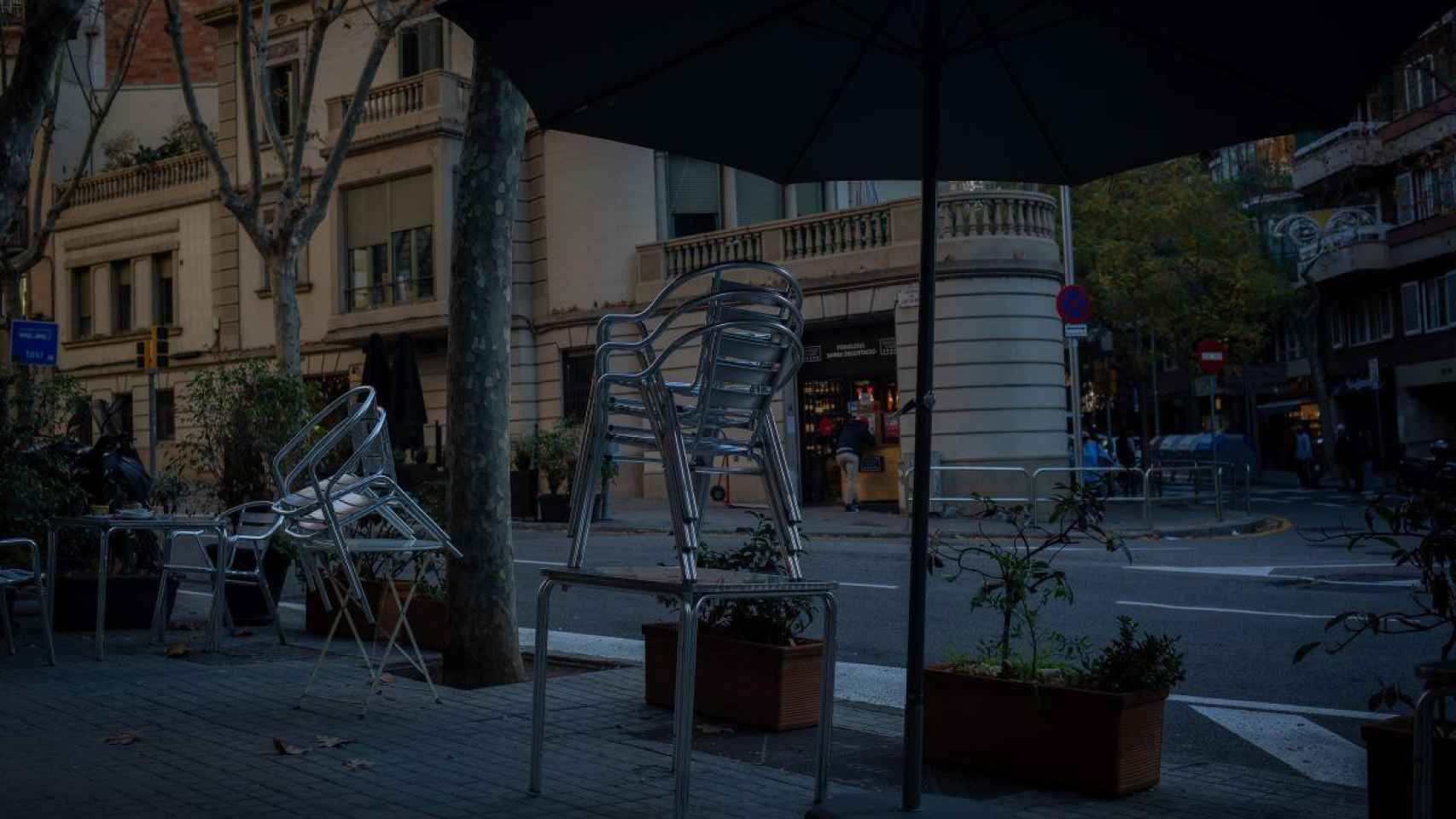 Una terraza de un restaurante cerrada a causa de las restricciones por el Covid /EP