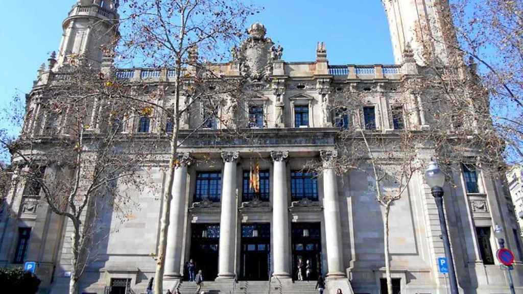 La sede de Correos en Barcelona, un edificio histórico situado al final de Vía Laietana en el que estudia expandirse Barcelona Tech City / CG