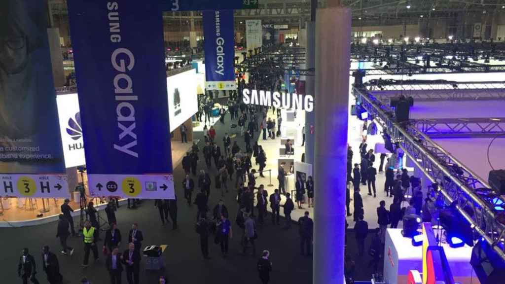 Imagen de uno de los pabellones de la edición de 2016 del MWC de Barcelona.