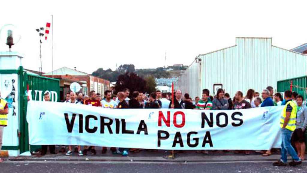 Manifestación de trabajadores contra los retrasos en los pagos la empresa Vicrila / FI-USO