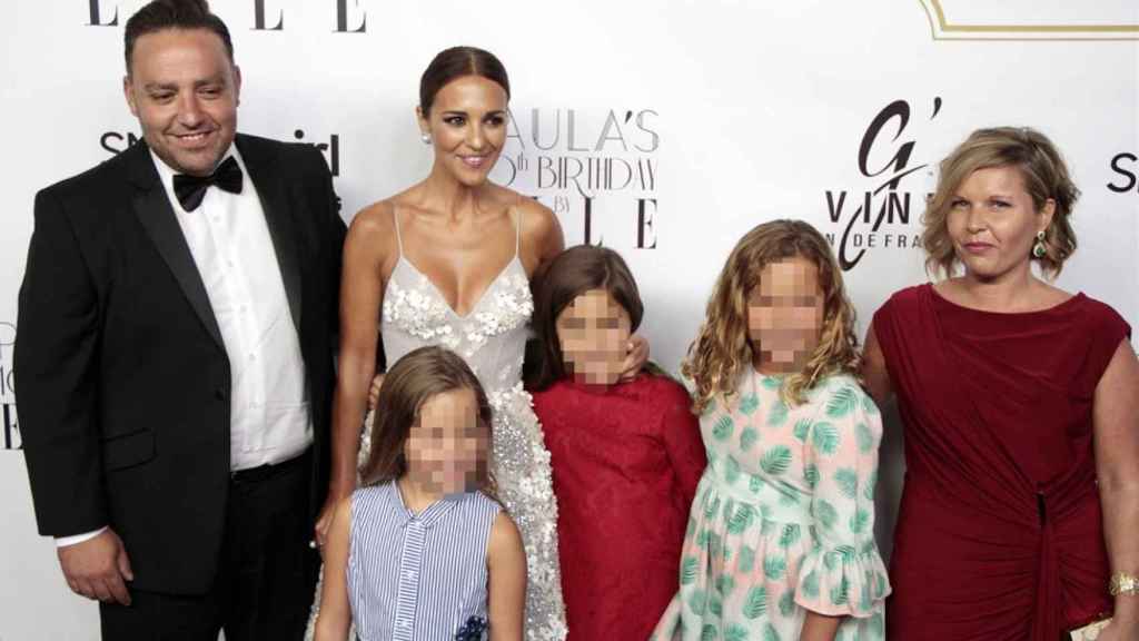 Paula Echevarría junto a su hija Daniella, su hermano, su cuñada y las hijas de estos