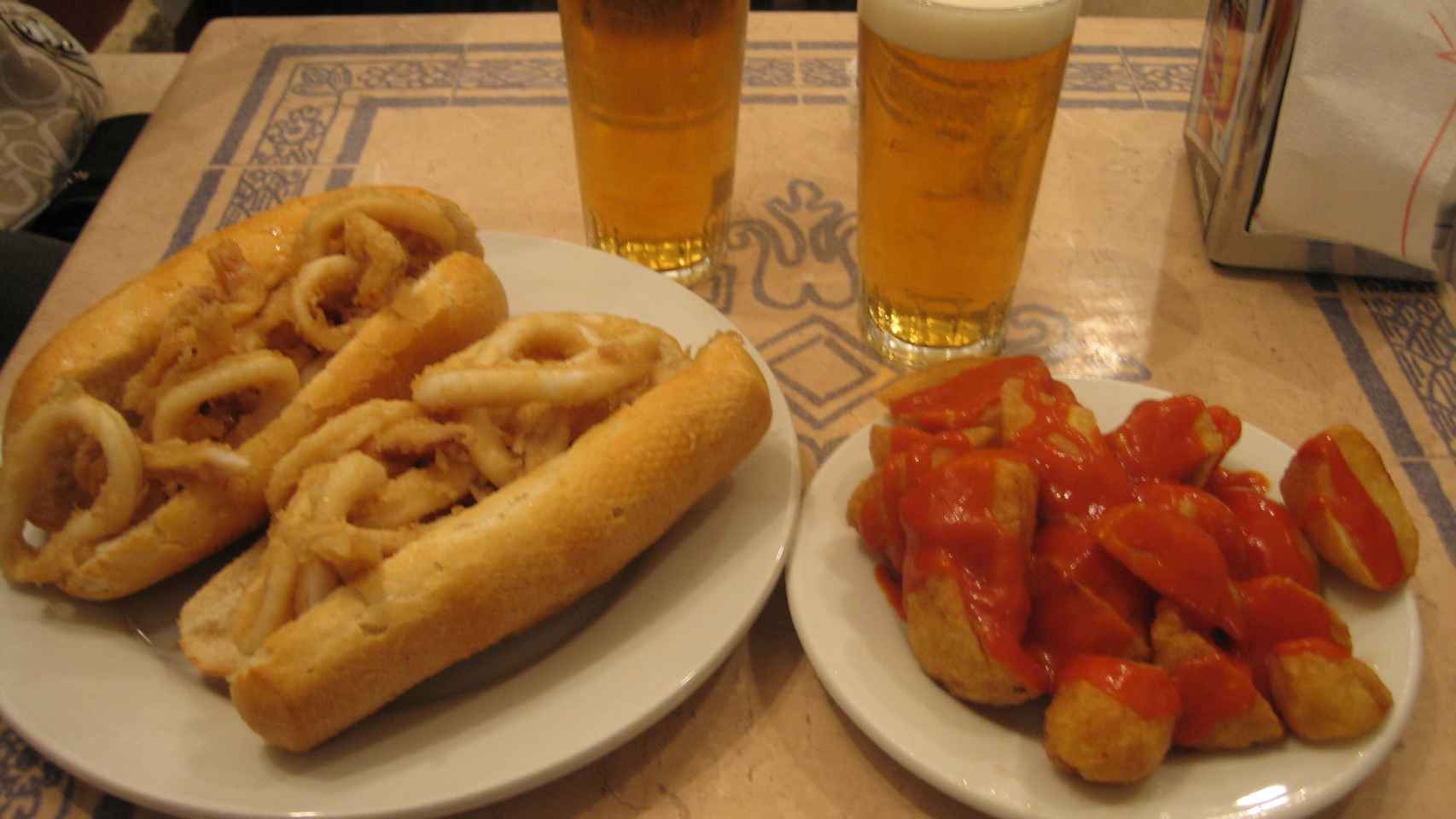 Los calamares y la cerveza, el tapeo favorito del verano