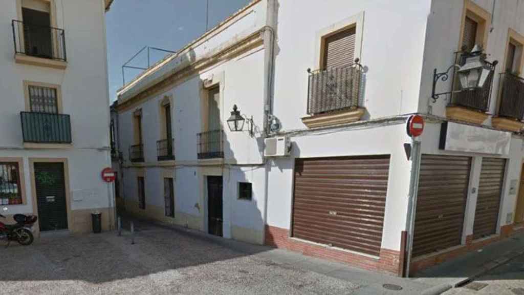 Vivienda de la mujer de Córdoba en la que se ha encontrado el cadáver en descomposición / GOOGLE MAPS