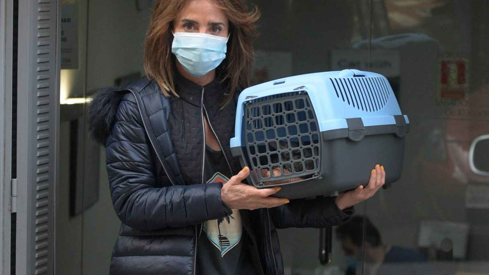 La presentadora de 'Socialité', María Patiño, a la salida del veterinario / EP