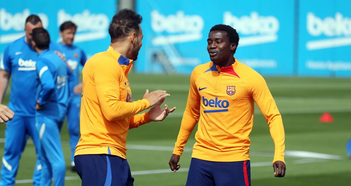 Moussa Wagué, en su vuelta a los entrenamientos grupales del Barça / FCB