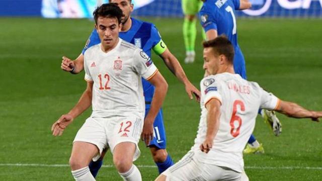 Éric García con La Roja jugando ante Grecia / EFE