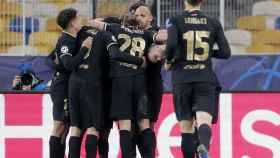 Los jugadores del Barça, celebrando un gol contra el Dinamo de Kiev | EFE