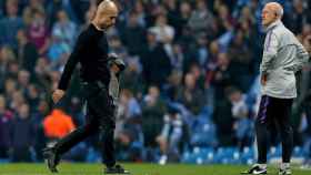 Guardiola cabizbajo en el Manchester City - Tottenham / EFE