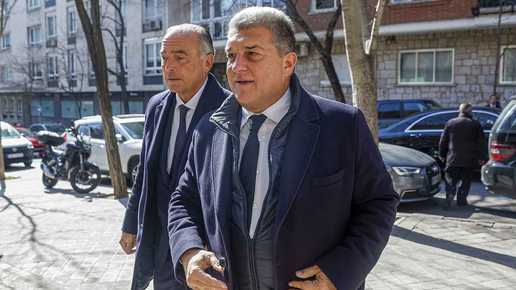 Laporta, junto a Rafa Yuste, antes de la comida con la directiva del Real Madrid / EFE