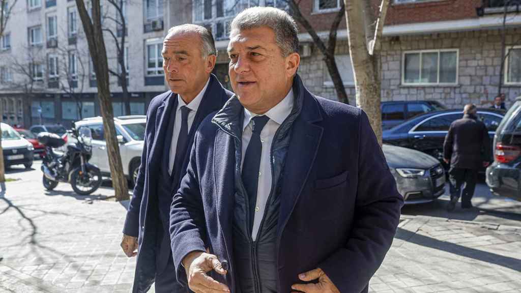 Laporta, junto a Rafa Yuste, antes de la comida con la directiva del Real Madrid