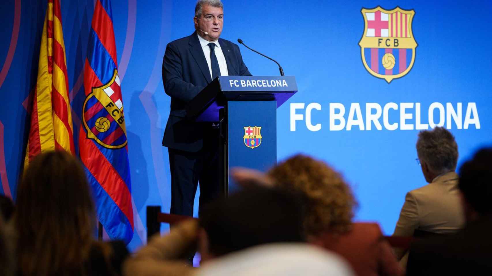 Joan Laporta, compareciendo ante los periodistas en el Camp Nou / FCB